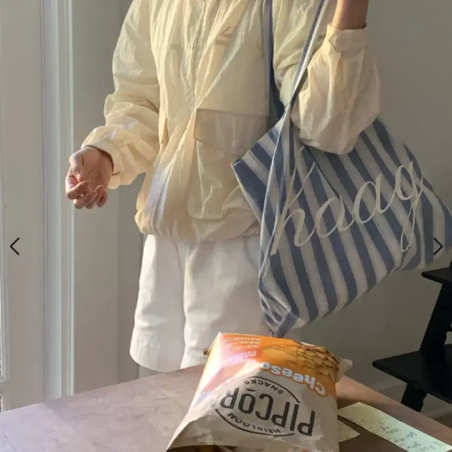 헤이그 페이퍼 아노락 점퍼 크림색