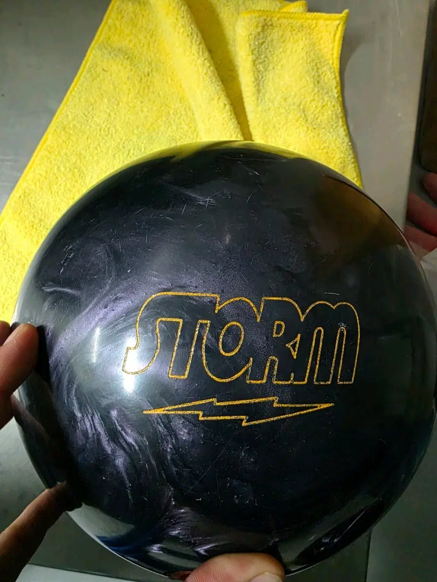 스톰 투어락 블랙 (STORM TOUR LOCK BLACK) 14파운드 판매합니다.