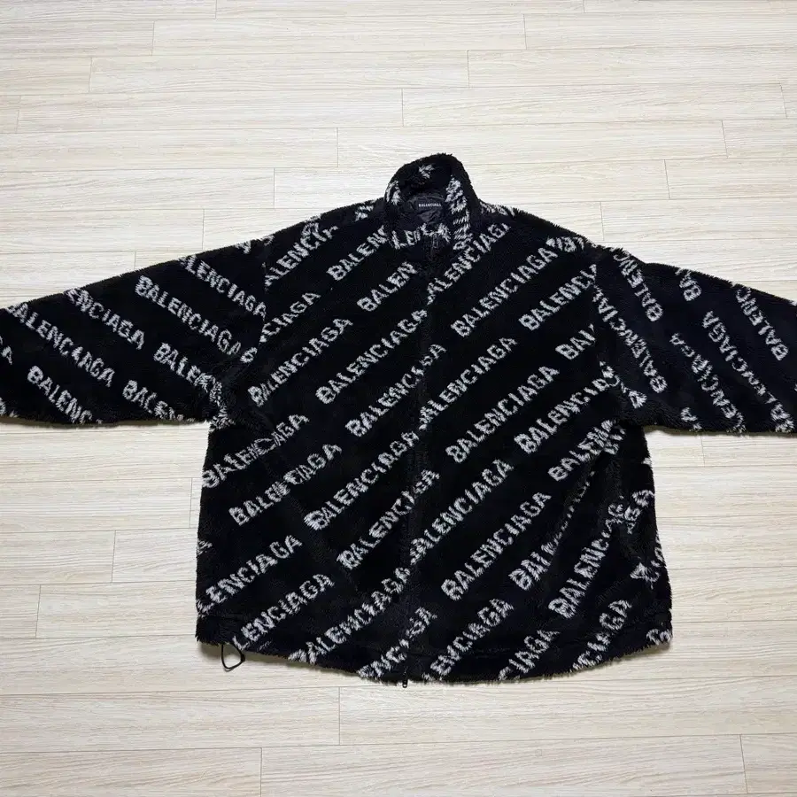 Balenciaga 발렌시아가 멀티로고 퍼 플리스 집업 자켓 50