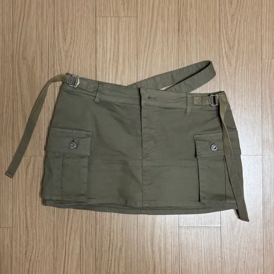 페인오어플레져 닉스 스커트 카키 S