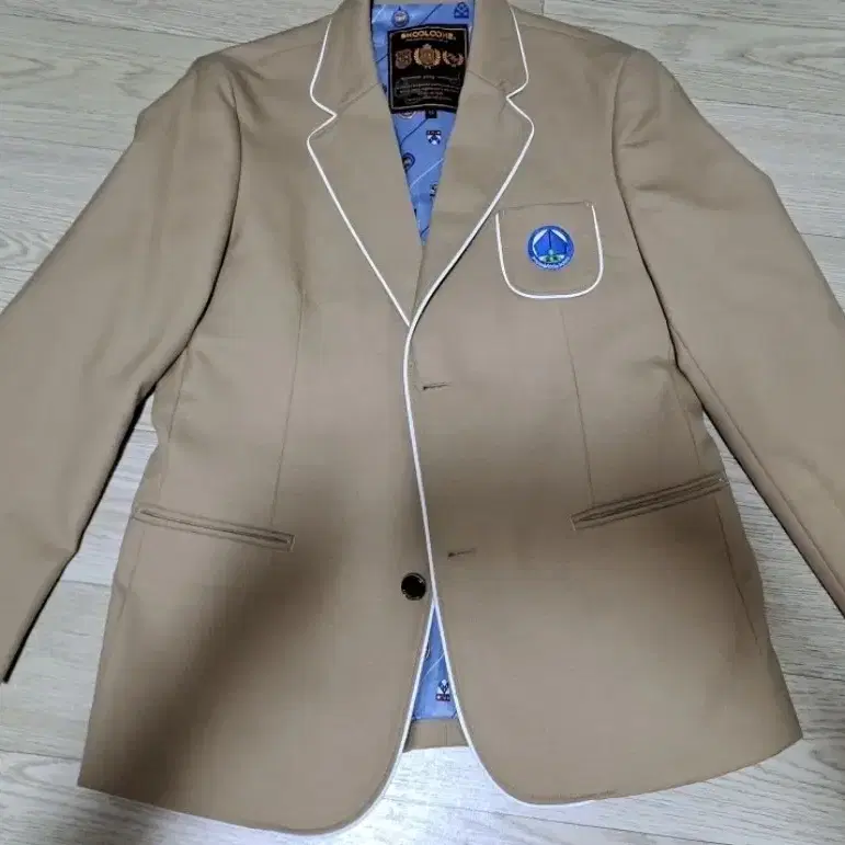 스쿨룩스 베이지색 재킷