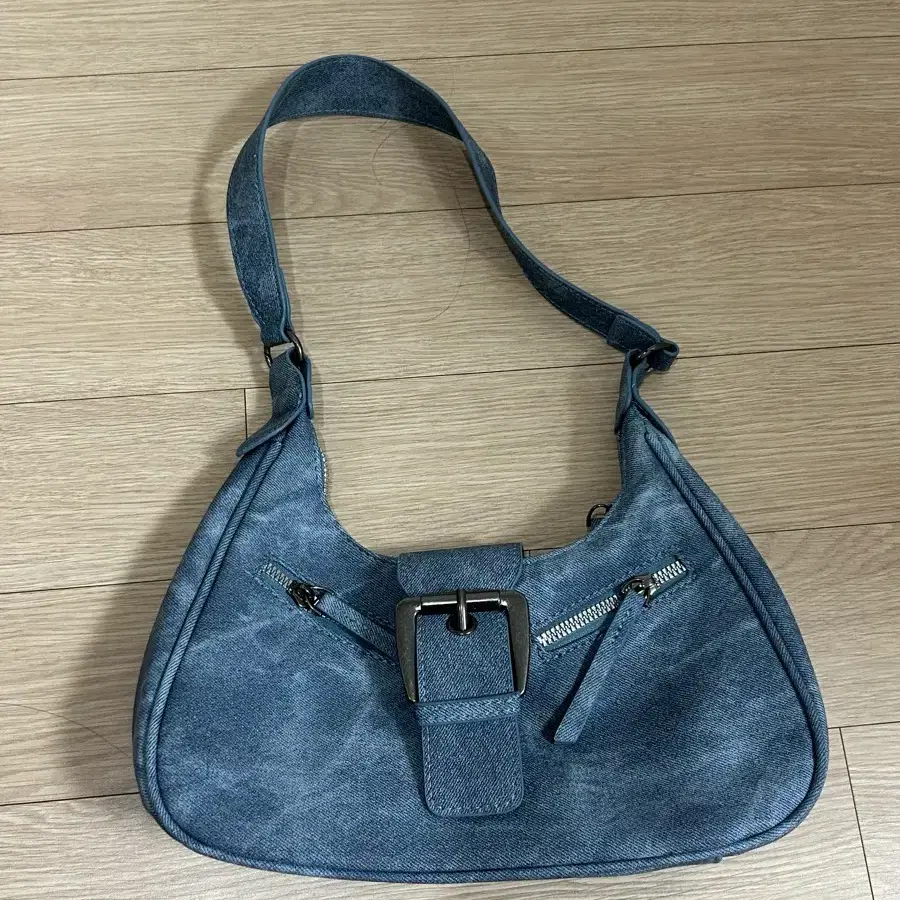 데님 버클 숄더백