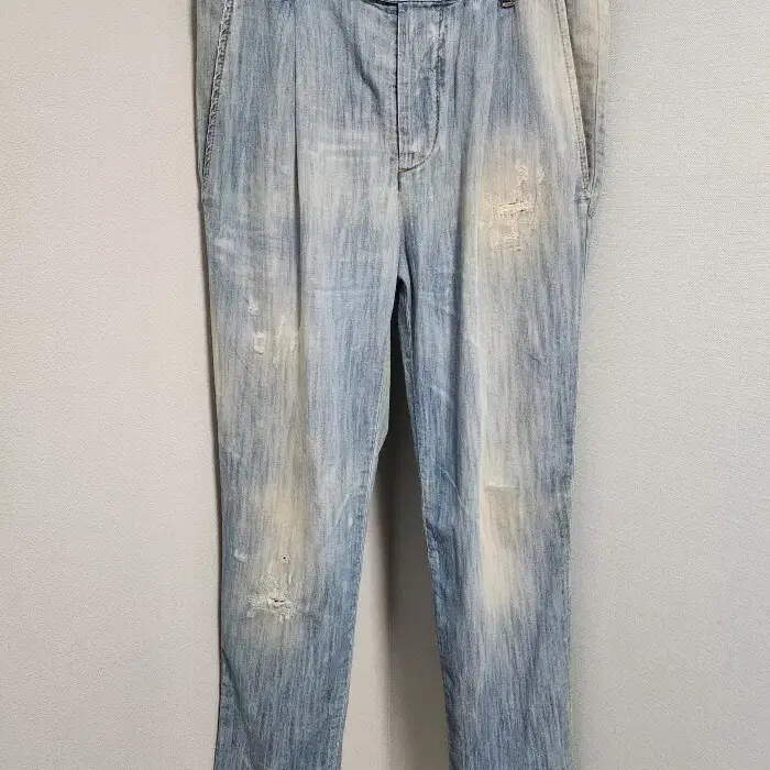 Dsquared2 Distressed Pleated denim Pants