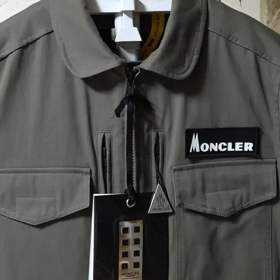 몽클레어 정품 야상구스다운자켓 새샹품 판매합니다