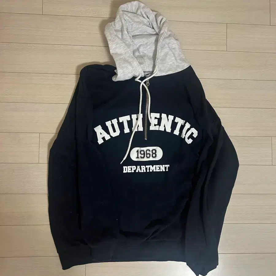 Authentic Department 1968 후드티 네이비