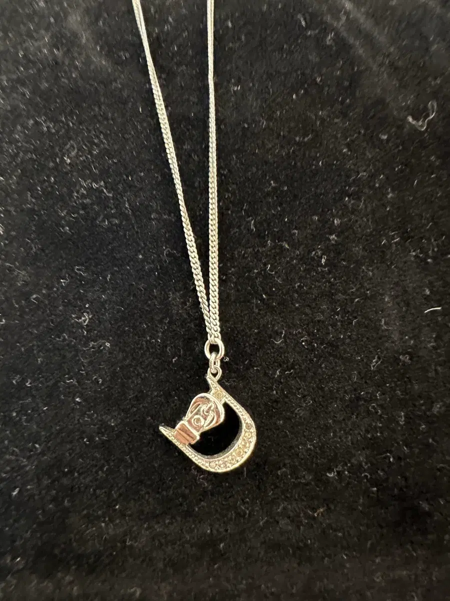 디올 목걸이
