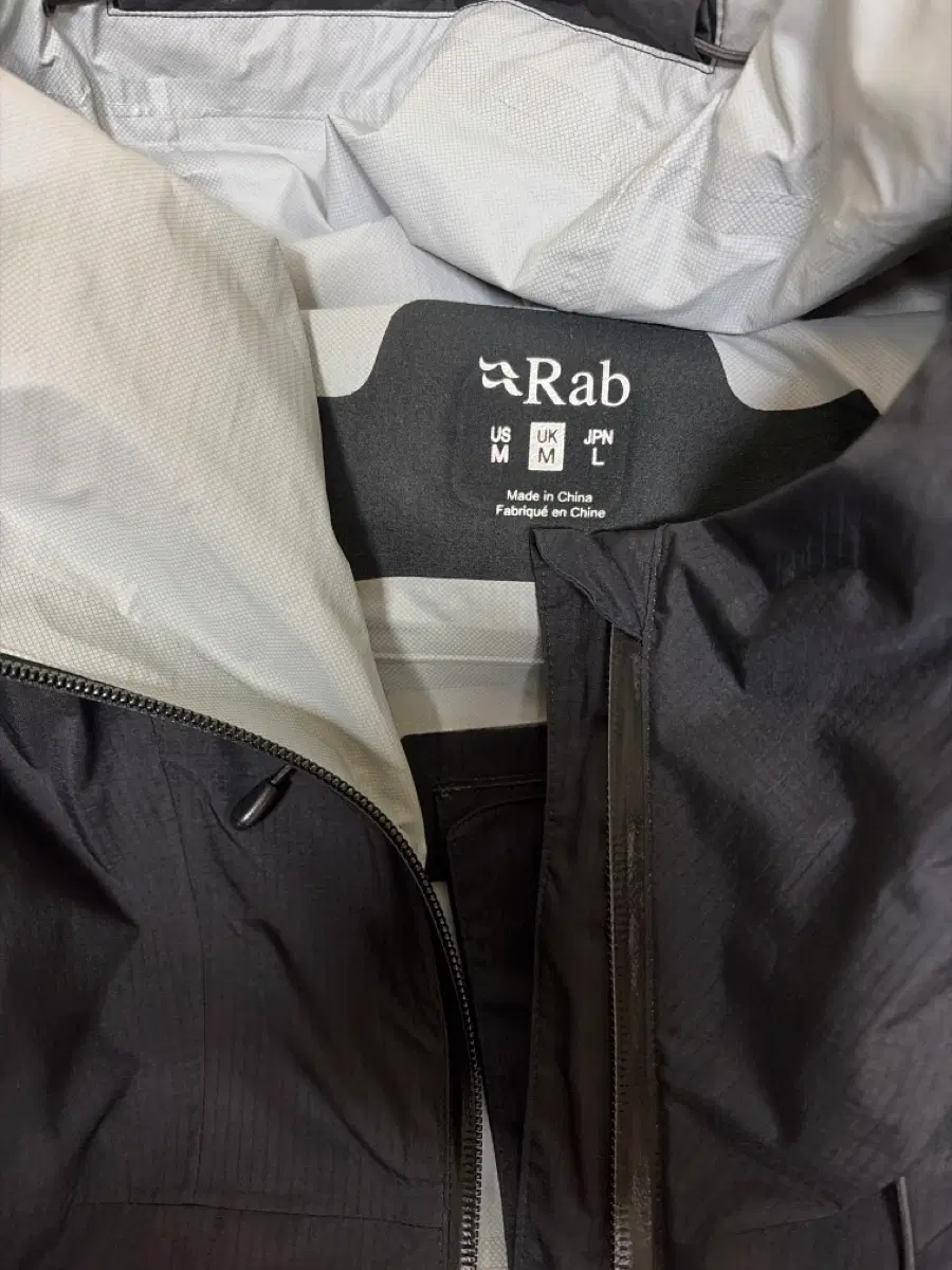 RAB 다운포어 플러스 2.0 워터프루프 자켓 블랙 M-> L 교환