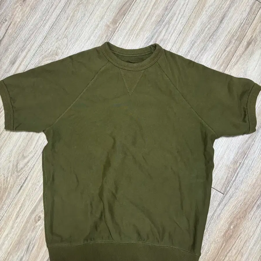아웃스탠딩 BASIC HALF SWEAT_OLIVE