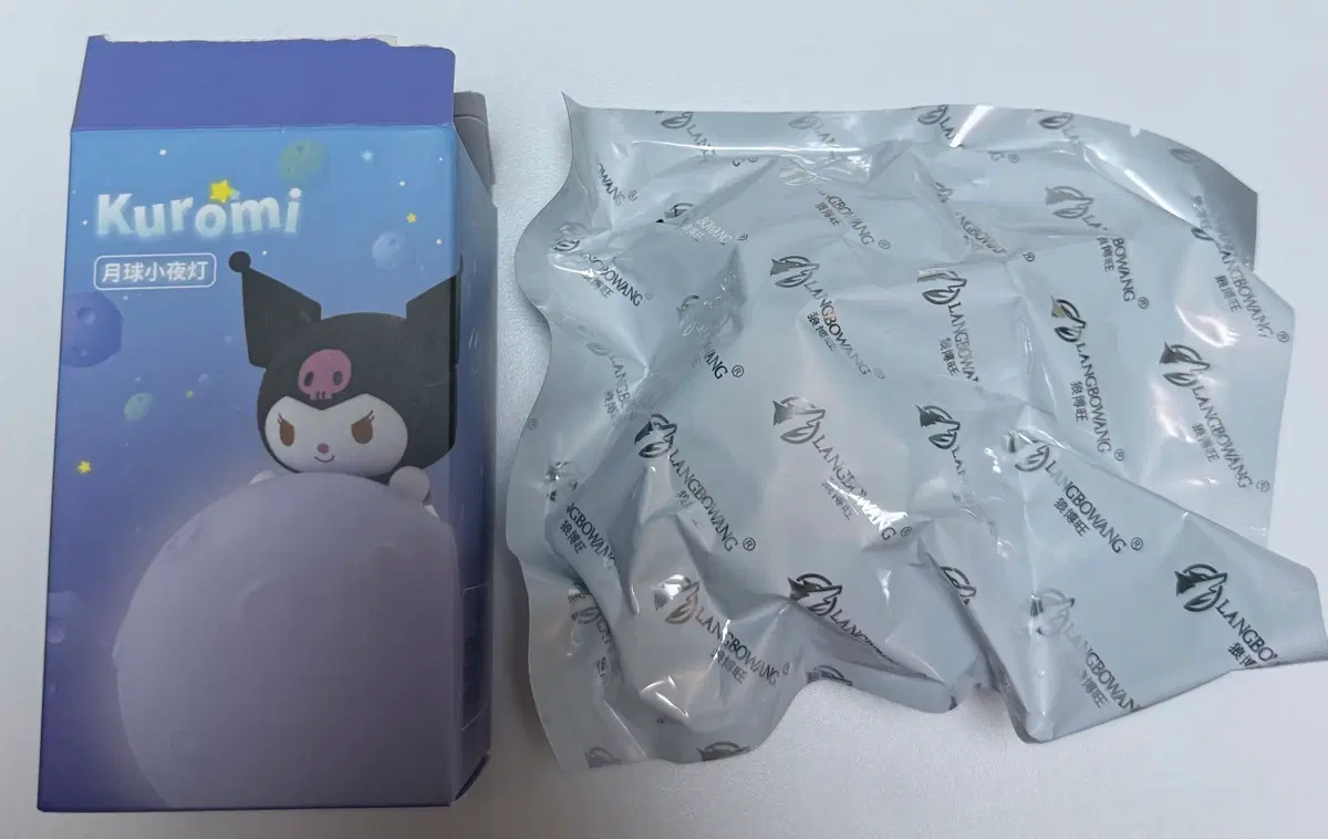 산리오 달 무드등 피규어 쿠로미 판매합니다!!!!!!!!!