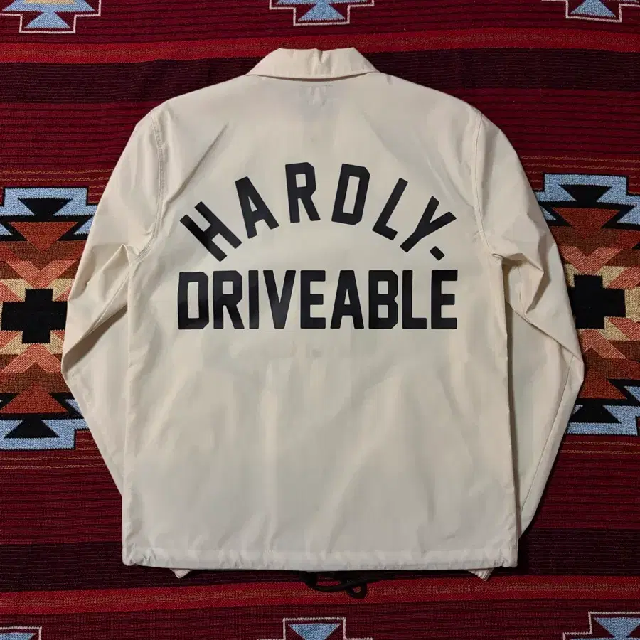 하들리드라이버블 코치자켓 HARDLY DRIVEABLE JACKET WHITE 쵸퍼