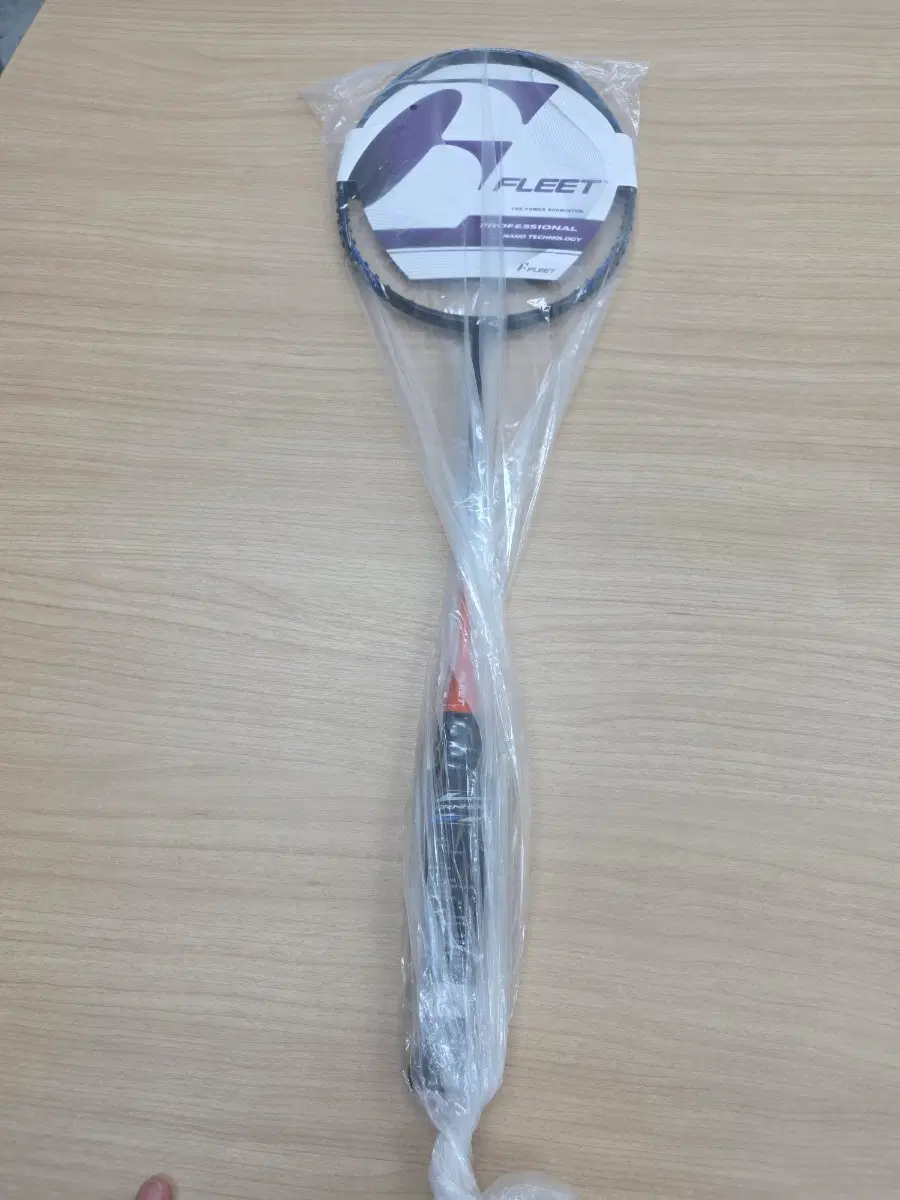 플리트 토네이도 배드민턴 라켓