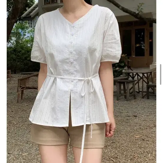 디어먼트 반팔 블라우스