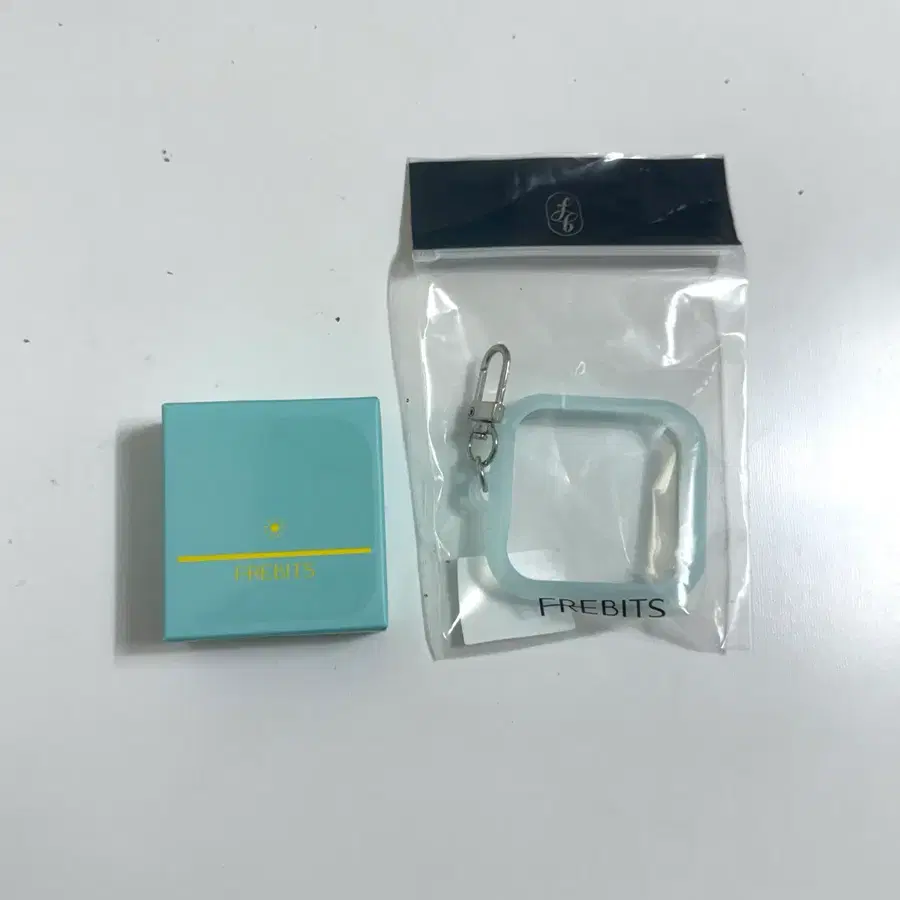 미개봉) 키링 증정 프레비츠 에어핏 선스틱 (14g) 선크림 기초화장품