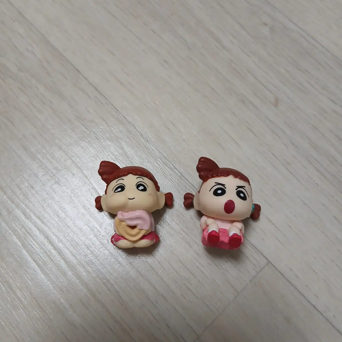 반다이 짱구 모구모구 엉덩이걷기 유리 가챠 피규어