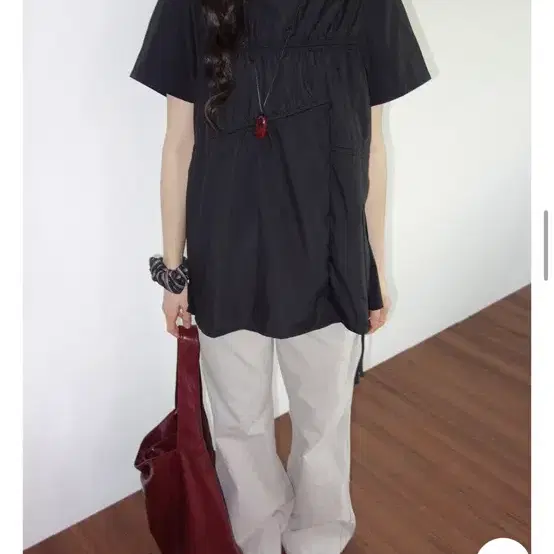 미리내로 셔링 반팔 블라우스