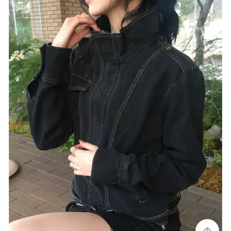 에이블리 하루 코비 하이넥 슬림 데님 자켓