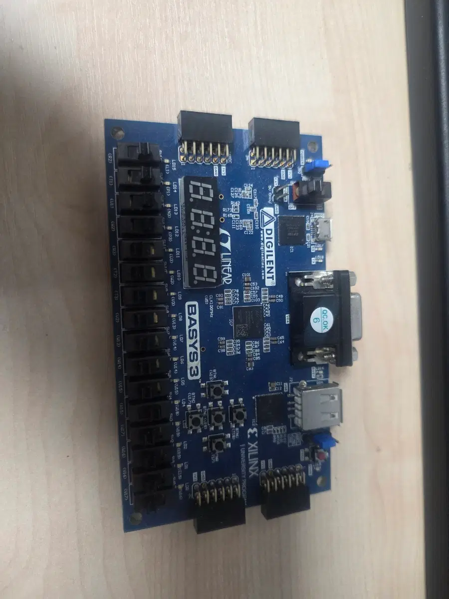디질런트 BASYS 3 FPGA 개발 보드