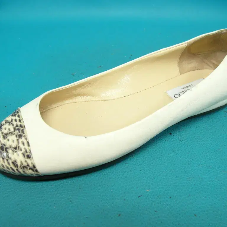 230/pu6-689/JIMMY CHOO 지미츄 플랫슈즈/구제특별시