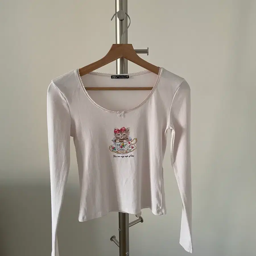 자라(ZARA) 캣 롱 슬리브