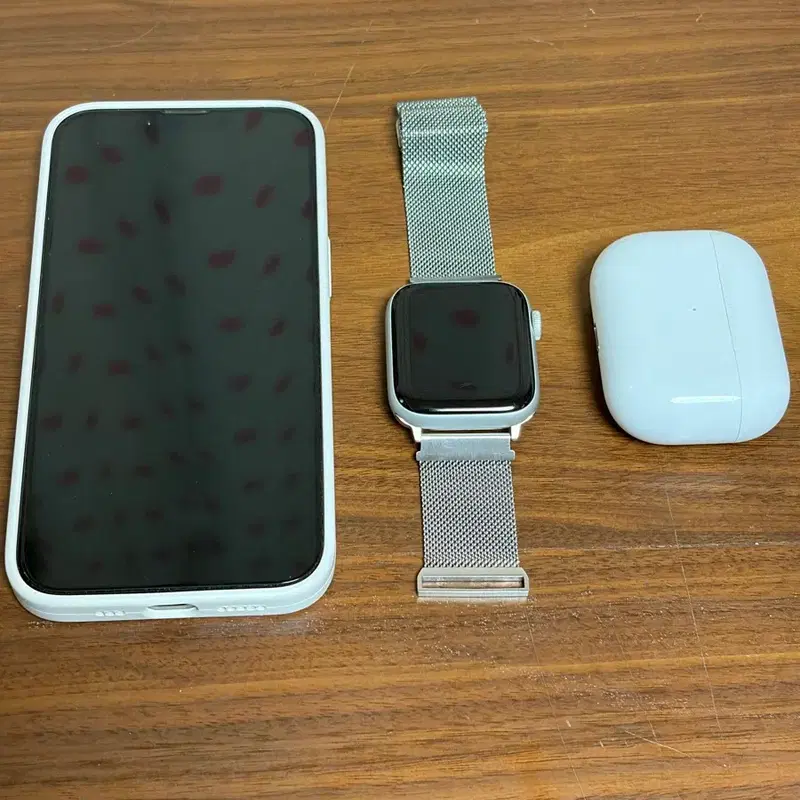 iPhone 13pro, Apple watch se 44mm 애플워치se 44mm, 에어팟 프로 1세대