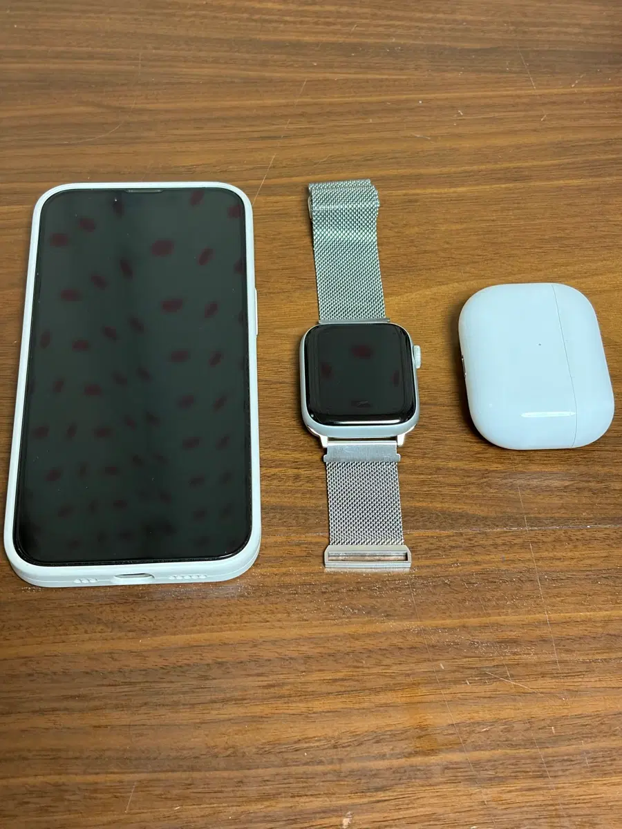 iPhone 13pro, Apple watch se 44mm 애플워치se 44mm, 에어팟 프로 1세대
