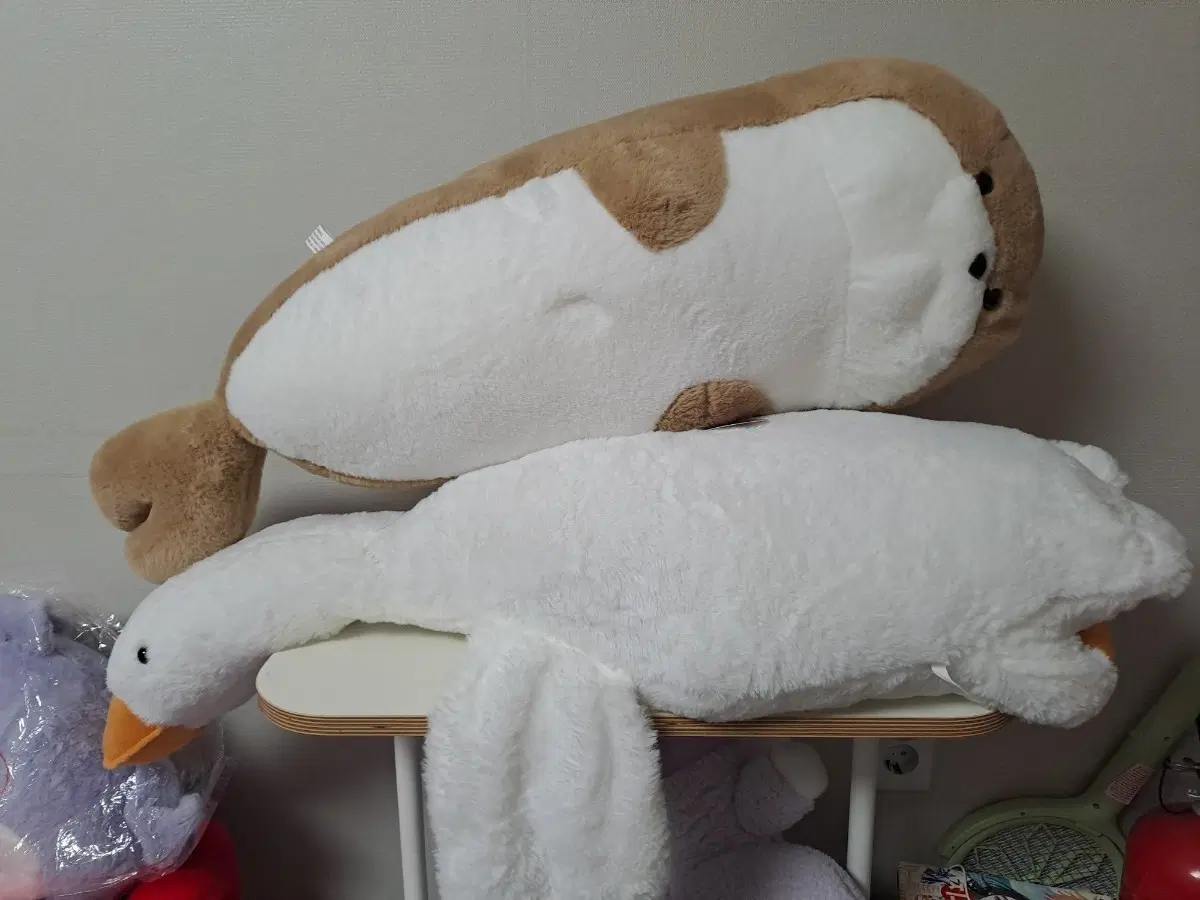 특대형 거위, 수달 인형