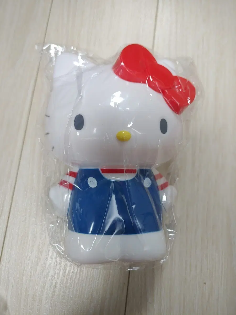 헬로키티 연필꽂이일괄ㅡ교신가능