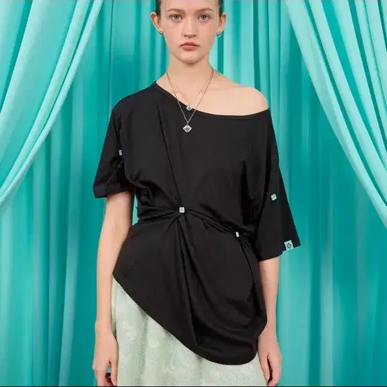 헤레틱 BUTTON T-SHIRT / black