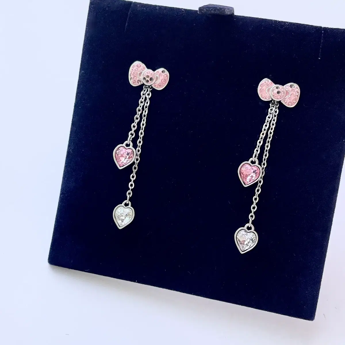 스와로브스키 키티 귀걸이 리본 SWAROVSKI