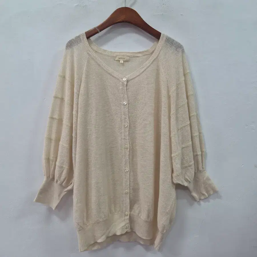 MusMus 베이지색 가디건