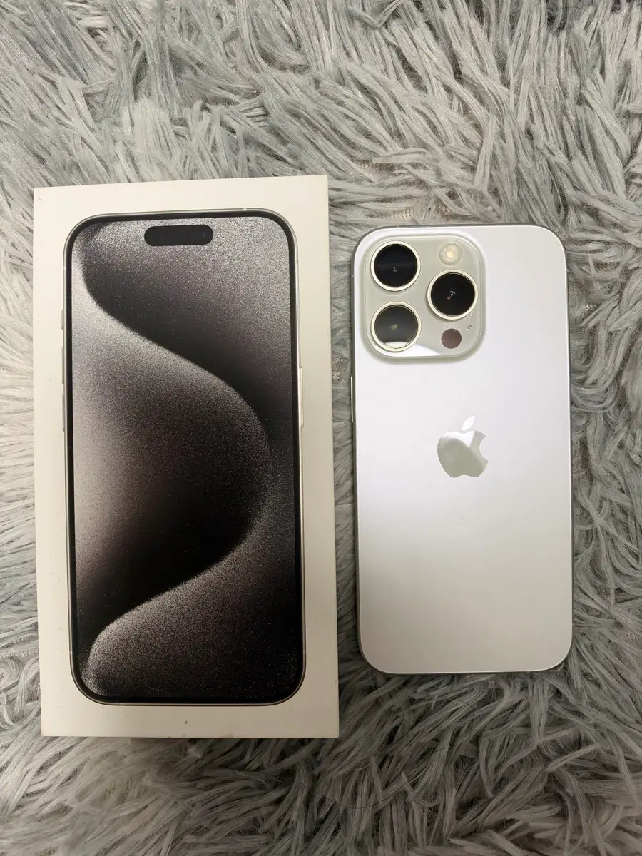 아이폰 15프로 실버 128GB 풀박스 S급