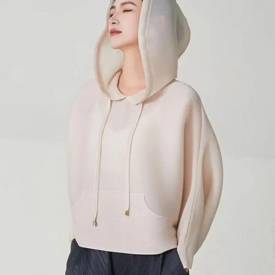 새옷)플리츠 베이지 후드