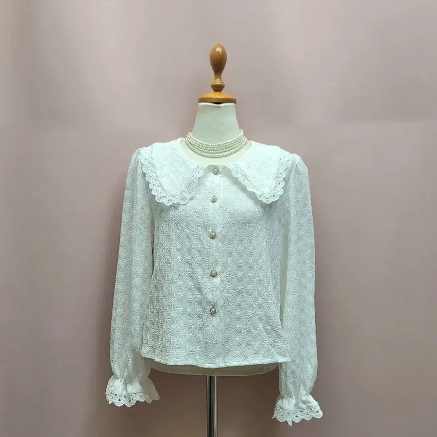 러블리 레이스 빅카라 블라우스
