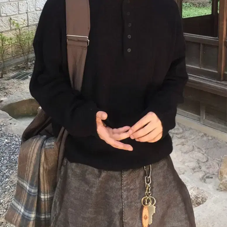 단스튜디오 알랩 케이블 헨리넥 니트 블랙