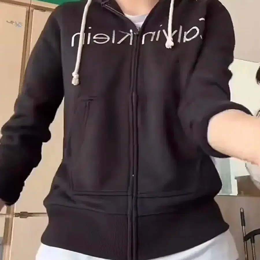 구매)) 켈빈클라인 후드집업 삽니다