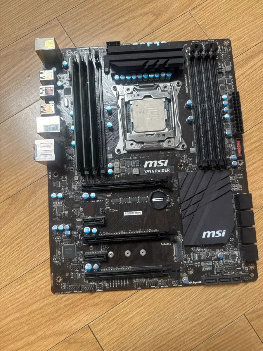 MSI X99A RAIDAR 2011-v3 v4 메인보드 + ddr4 2gb 프리플 채널 + 인텔 제온 e5 2630 v4