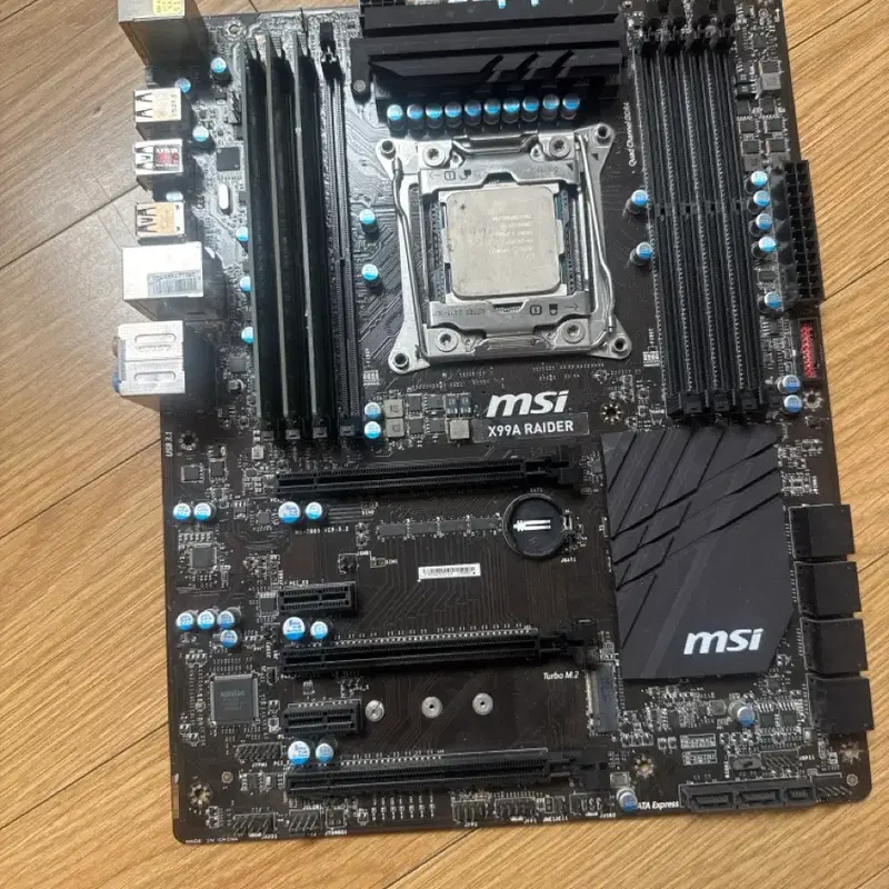 MSI X99A RAIDAR 2011-v3 v4 메인보드 + ddr4 2gb 프리플 채널 + 인텔 제온 e5 2630 v4