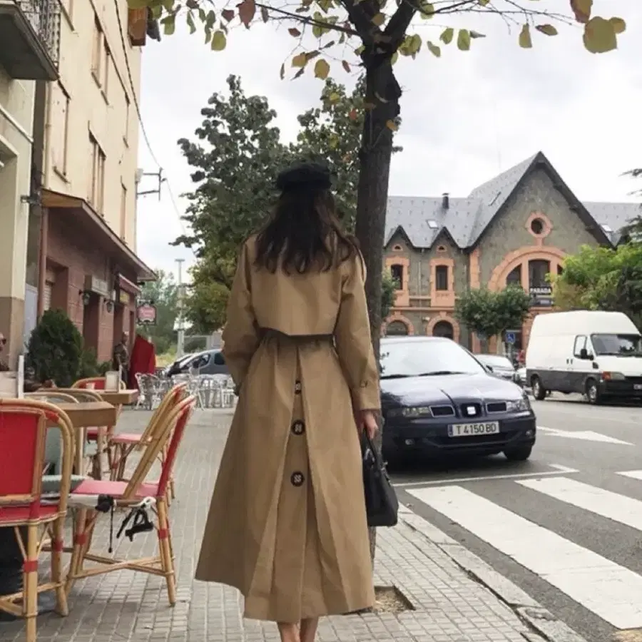 엘보른 ELBORN 코펜하겐 트렌치코트 빅버튼 햅번 롱코트 베이지