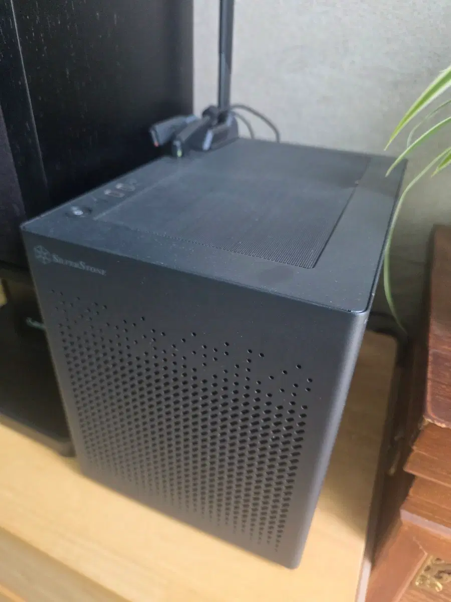 13400F+32G+4060+256GB sff본체
