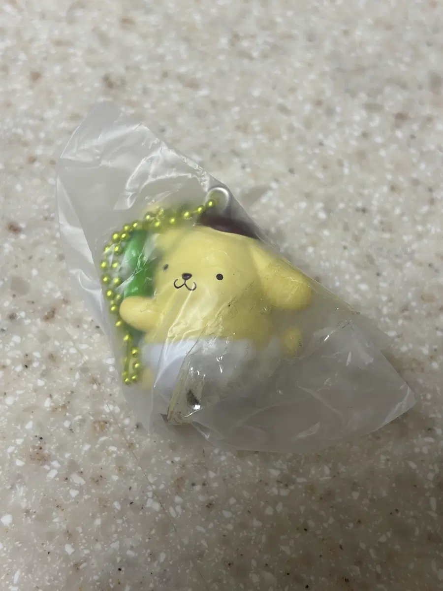 폼폼푸린 클로버 가챠 키링