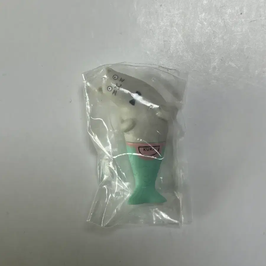 쿠라스시 한정 가챠 훔쳐보는 인어 고양이 노족기미 냥메이드 피규어