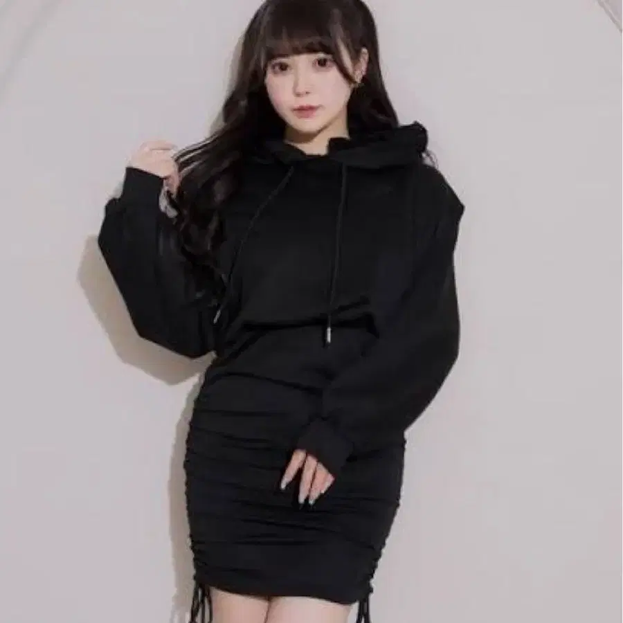피움 트레이닝 후드 원피스