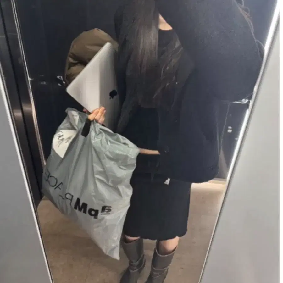Yue 유프로젝트 베이킹 리버시블 무스탕