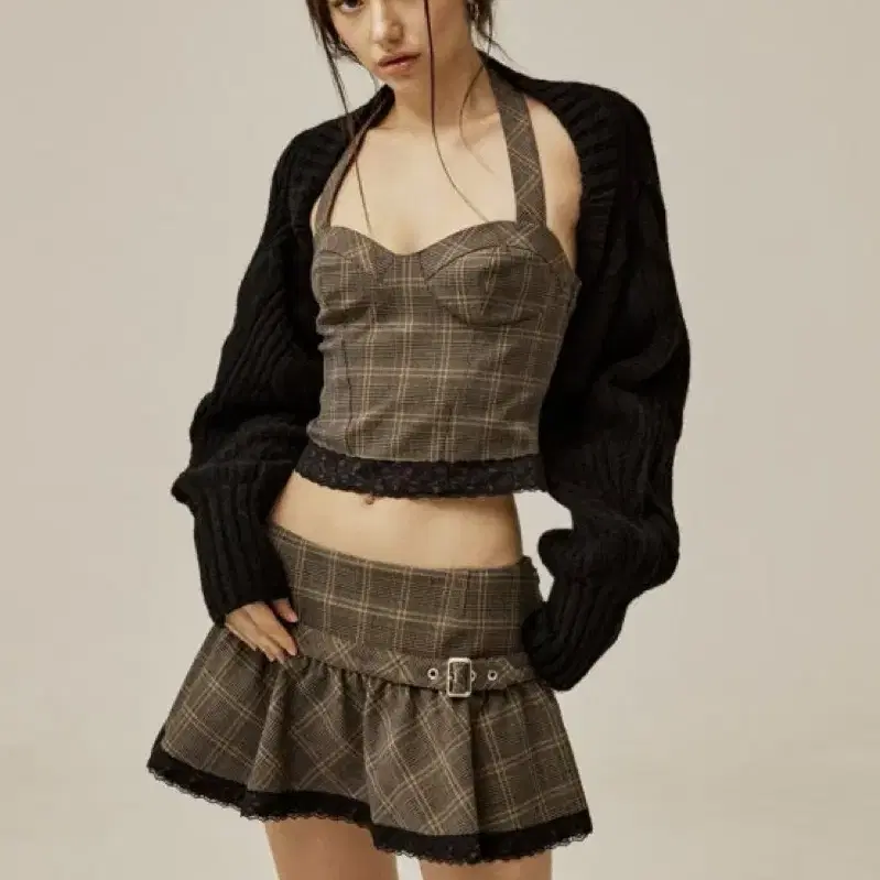 쓰리타임즈 버니볼레로 가디건 블랙