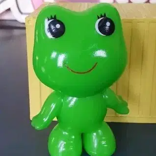귀여운 여자 개구리 피규어