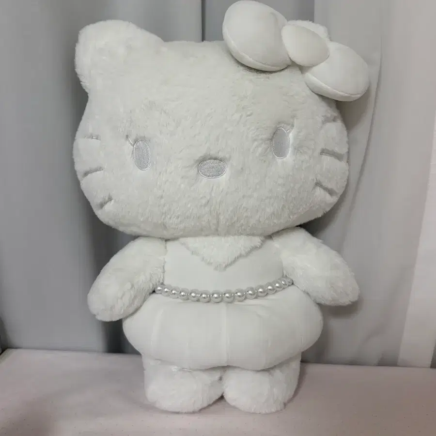 블랙핑크 지수 & 헬로키티 콜라보 한정판 인형 40cm 화이트