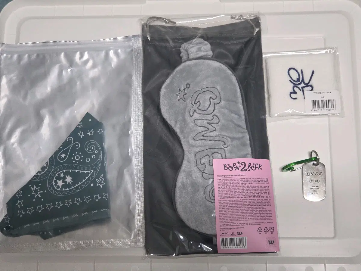 qwer 팔목보호대 안대 키링 손수건