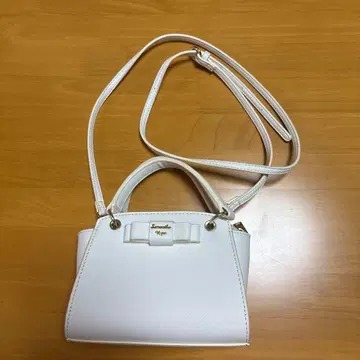 사만다 베가 핸드백 화이트