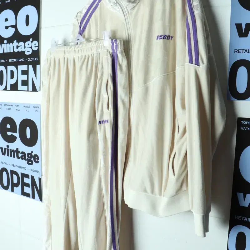 (L-2XL) 널디 세트 벨루어 벨벳 크림 박시 희귀 매물-H39579