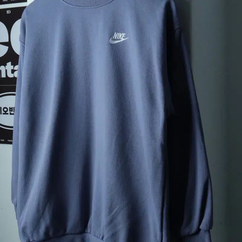 W(XL) 나이키 맨투맨 티셔츠 스몰로고 블루 올드스쿨-H39589